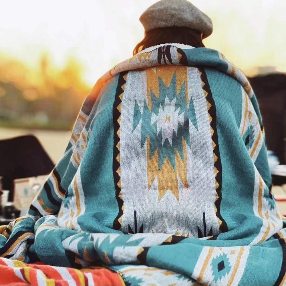 Aztec Patterned Throw Blanket with Soft Sherpa Lining, Traditional50”x60”, Teal